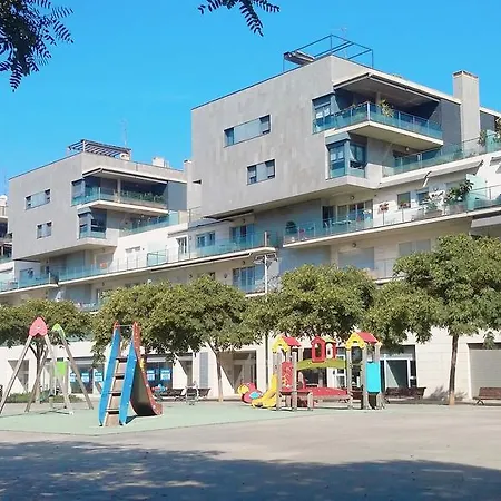 Alexandra's Beach-port *