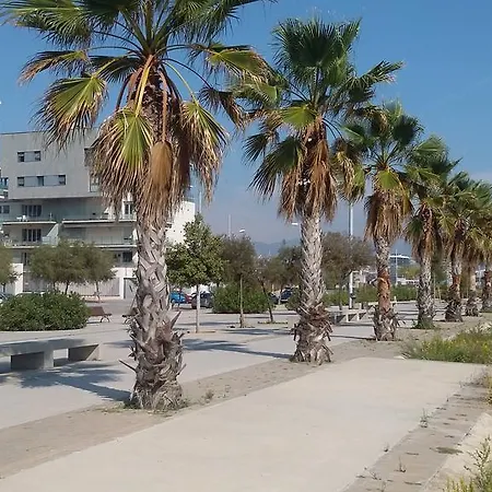 Alexandra's Beach-port Апартаменты